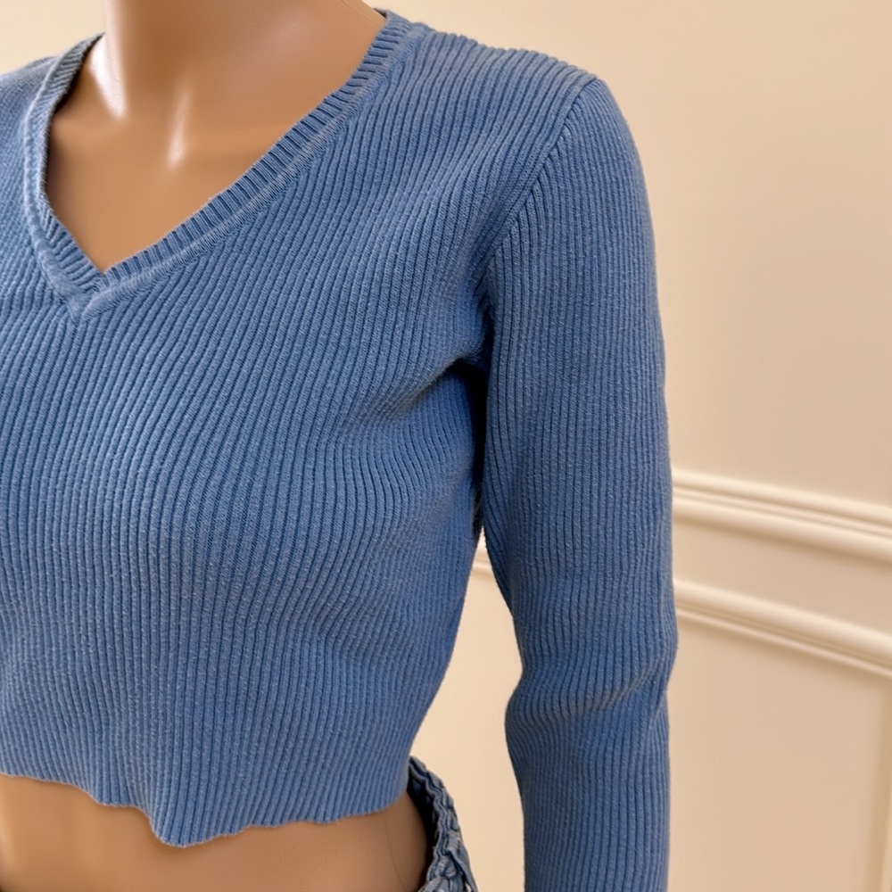 Brandy Melville V Top - Picture 3 of 5
